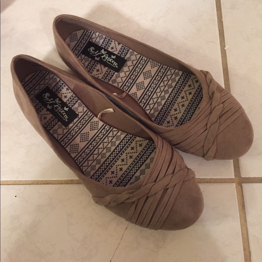 Women flats